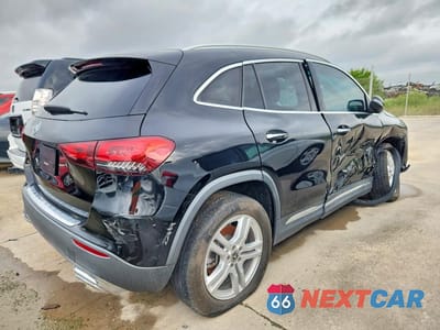 Trzecie zdjęcie samochodu z tyłu: 2022 MERCEDES-BENZ GLA 250 VIN:W1N4N4GB7NJ318760 - miniatura