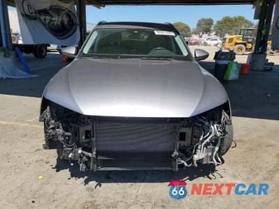 Piąte zdjęcie samochodu w środku: 2019 AUDI E-TRON PREMIUM PLUS VIN:WA1LAAGE4KB005916 - miniatura