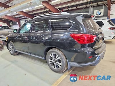 Drugie zdjęcie samochodu z przodu: 2017 NISSAN PATHFINDER S VIN:5N1DR2MM0HC696719 - miniatura