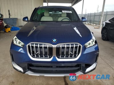 Piąte zdjęcie samochodu w środku: 2025 BMW X1 XDRIVE28I VIN:WBX73EF0XS5250882 - miniatura