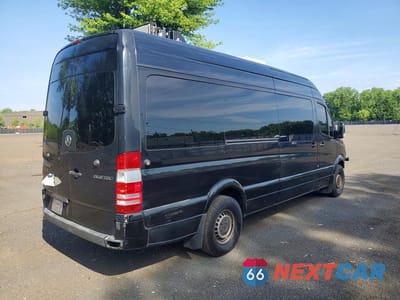 Trzecie zdjęcie samochodu z tyłu: 2011 MERCEDES-BENZ SPRINTER 2500 VIN:WDZPE8CCXB5558643 - miniatura