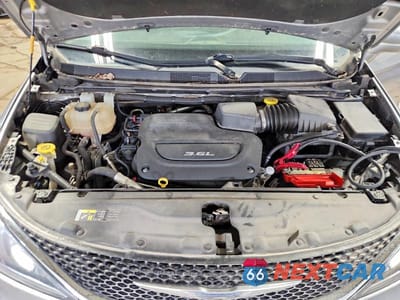 Zdjęcie 12 z 13 samochodu: 2017 CHRYSLER PACIFICA TOURING L VIN:2C4RC1BG3HR539583 - miniatura