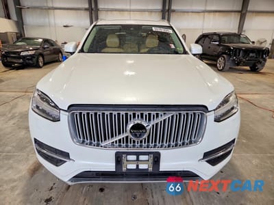Piąte zdjęcie samochodu w środku: 2016 VOLVO XC90 T6 VIN:YV4A22PL9G1014474 - miniatura