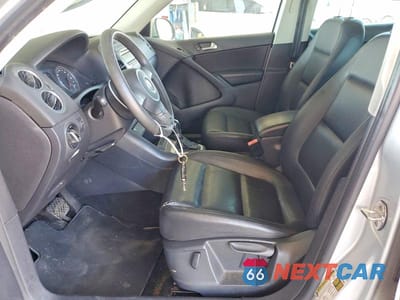Zdjęcie 7 z 12 samochodu: 2012 VOLKSWAGEN TIGUAN S VIN:WVGAV7AX6CW547751 - miniatura