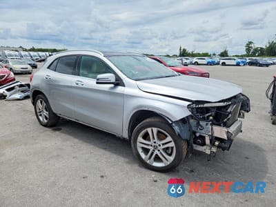 Czwarte zdjęcie samochodu z boku: 2018 MERCEDES-BENZ GLA 250 VIN:WDCTG4EB2JJ474323 - miniatura