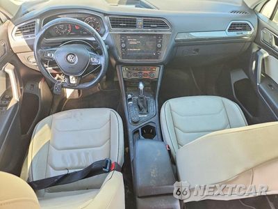 Zdjęcie 8 z 12 samochodu: 2018 VOLKSWAGEN TIGUAN SEL PREMIUM VIN:3VV4B7AX0JM181388 - miniatura