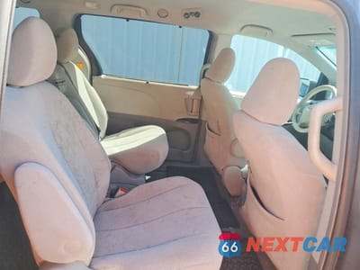 Zdjęcie 11 z 13 samochodu: 2011 TOYOTA SIENNA LE VIN:5TDKK3DC6BS049406 - miniatura