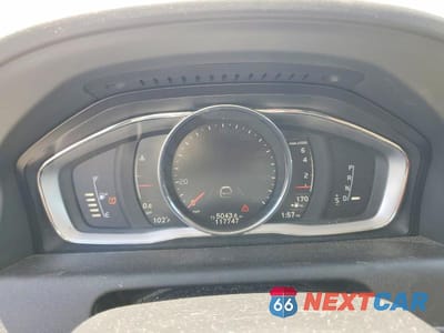 Zdjęcie 9 z 13 samochodu: 2017 VOLVO XC60 T5 DYNAMIC VIN:YV440MDR8H2217763 - miniatura