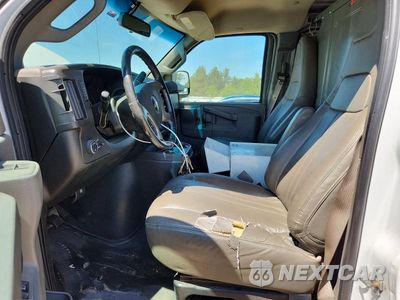 Zdjęcie 7 z 13 samochodu: 2018 CHEVROLET EXPRESS G3500 VIN:1GCZGGFP0J1208715 - miniatura