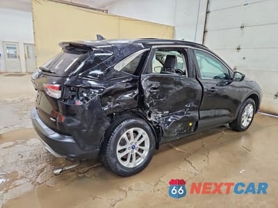 Trzecie zdjęcie samochodu z tyłu: 2020 FORD ESCAPE SE VIN:1FMCU9G62LUC19583 - miniatura