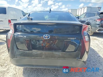 Zdjęcie 6 z 12 samochodu: 2016 TOYOTA PRIUS FOUR VIN:JTDKARFUXG3021645 - miniatura