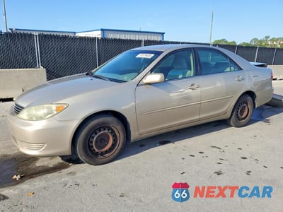 2005 TOYOTA CAMRY LE 4T1BE32KX5U435274 - główne zdjęcie licytacji z USA - miniatura