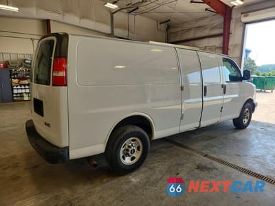 Trzecie zdjęcie samochodu z tyłu: 2016 GMC SAVANA 3500 CARGO DELIVERY VAN VIN:1GTZ7HFG5G1131788 - miniatura