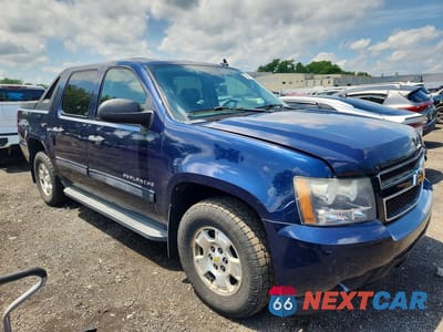 Czwarte zdjęcie samochodu z boku: 2010 CHEVROLET AVALANCHE LS VIN:3GNVKEE02AG248826 - miniatura