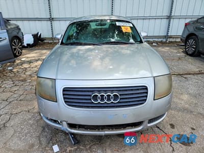 Piąte zdjęcie samochodu w środku: 2002 AUDI TT VIN:TRUSC28N521039472 - miniatura