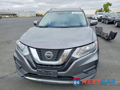 Piąte zdjęcie samochodu w środku: 2019 NISSAN ROGUE SV VIN:KNMAT2MTXKP512919 - miniatura