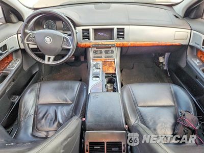 Zdjęcie 8 z 12 samochodu: 2013 JAGUAR XF VIN:SAJWA0ESXDPS64455 - miniatura