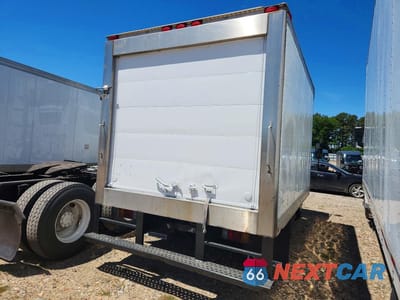 Trzecie zdjęcie samochodu z tyłu: 2016 ISUZU NPR REFRIGERATED BOX TRUCK VIN:JALC4W168G7002442 - miniatura