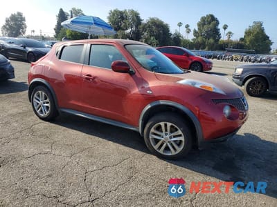 Czwarte zdjęcie samochodu z boku: 2012 NISSAN JUKE S VIN:JN8AF5MVXCT120823 - miniatura