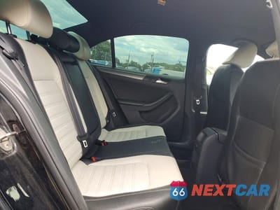 Zdjęcie 10 z 12 samochodu: 2016 VOLKSWAGEN JETTA SPORT VIN:3VWD17AJ4GM300367 - miniatura