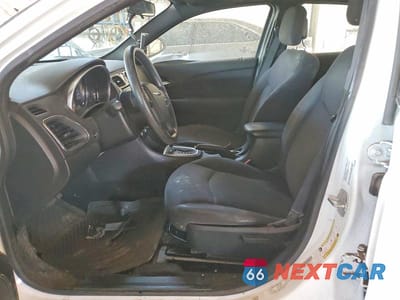 Zdjęcie 7 z 12 samochodu: 2014 CHRYSLER 200 LX VIN:1C3CCBAB3EN212759 - miniatura