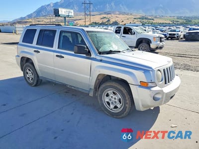 Czwarte zdjęcie samochodu z boku: 2008 JEEP PATRIOT SPORT VIN:1J8FF28W98D636779 - miniatura