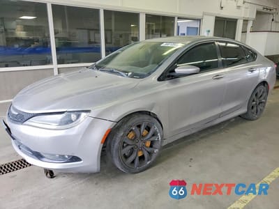 2015 CHRYSLER 200 S 1C3CCCBBXFN529296 - główne zdjęcie licytacji z USA - miniatura