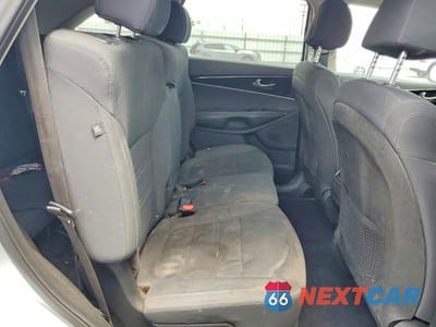 Zdjęcie 11 z 13 samochodu: 2019 KIA SORENTO LX V6 VIN:5XYPG4A54KG490709 - miniatura