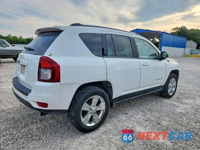 Trzecie zdjęcie samochodu z tyłu: 2014 JEEP COMPASS SPORT VIN:1C4NJDBB3ED879552 - miniatura