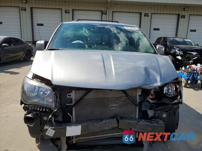 Piąte zdjęcie samochodu w środku: 2019 DODGE GRAND CARAVAN GT VIN:2C4RDGEG0KR580174 - miniatura