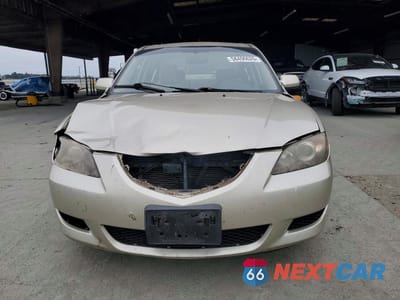 Piąte zdjęcie samochodu w środku: 2005 MAZDA 3 I VIN:JM1BK12F451268884 - miniatura