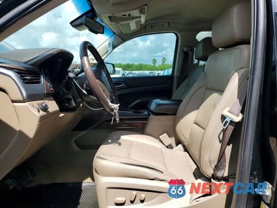 Zdjęcie 7 z 13 samochodu: 2018 CHEVROLET SUBURBAN C1500 LT VIN:1GNSCHKC5JR371326 - miniatura