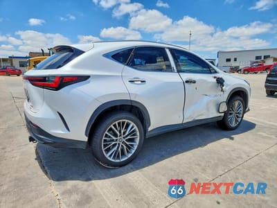 Trzecie zdjęcie samochodu z tyłu: 2022 LEXUS NX 350H VIN:JTJGKCEZ3N5000504 - miniatura