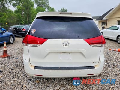 Zdjęcie 6 z 13 samochodu: 2013 TOYOTA SIENNA XLE 8-PASSENGER VIN:5TDYK3DC2DS382540 - miniatura