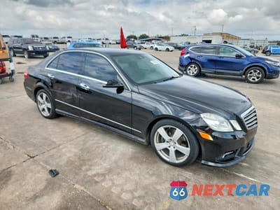 Czwarte zdjęcie samochodu z boku: 2011 MERCEDES-BENZ E 350 VIN:WDDHF5GB6BA307732 - miniatura