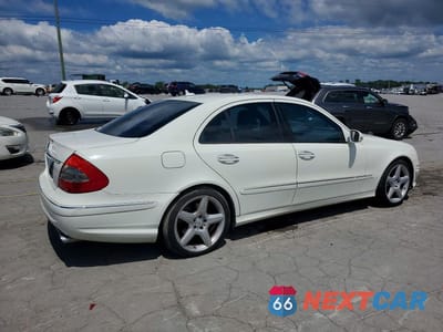 Trzecie zdjęcie samochodu z tyłu: 2009 MERCEDES-BENZ E 550 VIN:WDBUF72X19B377343 - miniatura