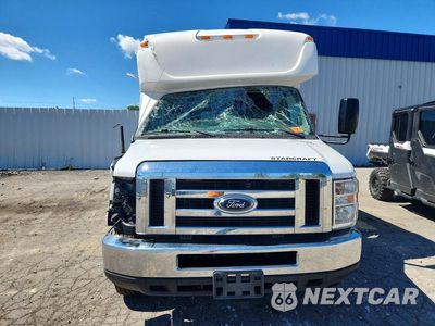 Piąte zdjęcie samochodu w środku: 2017 FORD E350 SHUTTLE BUS VIN:1FDEE3FS8HDC68375 - miniatura