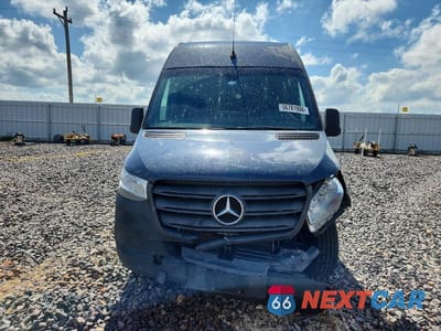 Piąte zdjęcie samochodu w środku: 2019 MERCEDES-BENZ SPRINTER 2500 VIN:WD4PF1CDXKP130465 - miniatura