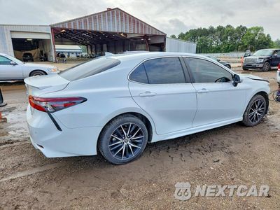 Trzecie zdjęcie samochodu z tyłu: 2024 TOYOTA CAMRY SE VIN:4T1G11AKXRU236979 - miniatura