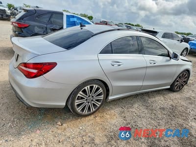 Trzecie zdjęcie samochodu z tyłu: 2018 MERCEDES-BENZ CLA 250 VIN:WDDSJ4EB5JN601177 - miniatura