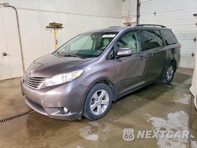 2014 TOYOTA SIENNA XLE 7-PASSENGER 5TDDK3DC6ES092270 - główne zdjęcie licytacji z USA - miniatura