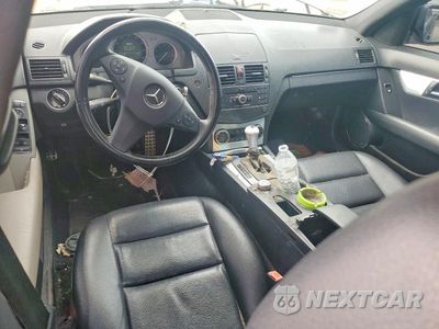 Zdjęcie 8 z 12 samochodu: 2008 MERCEDES-BENZ C 300 VIN:WDDGF54X78R028053 - miniatura