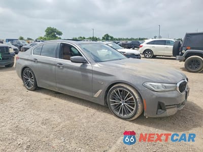 Czwarte zdjęcie samochodu z boku: 2022 BMW 530E VIN:WBA13AG01NCJ60527 - miniatura