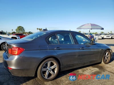 Trzecie zdjęcie samochodu z tyłu: 2013 BMW 328 I VIN:WBA3A5C58DF358171 - miniatura