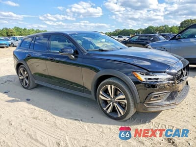 Czwarte zdjęcie samochodu z boku: 2025 VOLVO V60 CROSS COUNTRY PLUS VIN:YV4L12WK6S2148527 - miniatura