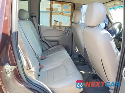 Zdjęcie 11 z 13 samochodu: 2004 JEEP LIBERTY LIMITED VIN:1J4GL58K54W137960 - miniatura