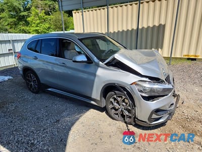 Czwarte zdjęcie samochodu z boku: 2020 BMW X1 XDRIVE28I VIN:WBXJG9C00L3L17721 - miniatura