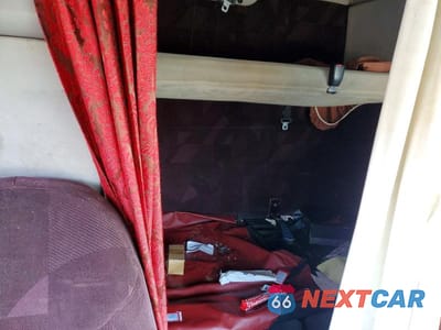 Zdjęcie 6 z 10 samochodu: 2007 VOLVO VNM SEMI TRUCK VIN:4V4MC9GH57N460779 - miniatura