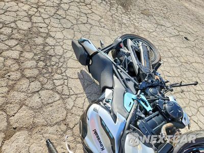 Piąte zdjęcie samochodu w środku: 2025 KAWASAKI ZR900 S VIN:ML5ZRDS11SDA04836 - miniatura