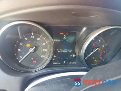 Zdjęcie 9 z 12 samochodu: 2017 JAGUAR XE VIN:SAJAR4BG4HA974230 - miniatura